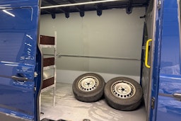 Sininen Volkswagen CRAFTER 2018 kuva 13.