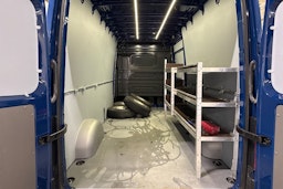 Sininen Volkswagen CRAFTER 2018 kuva 15.