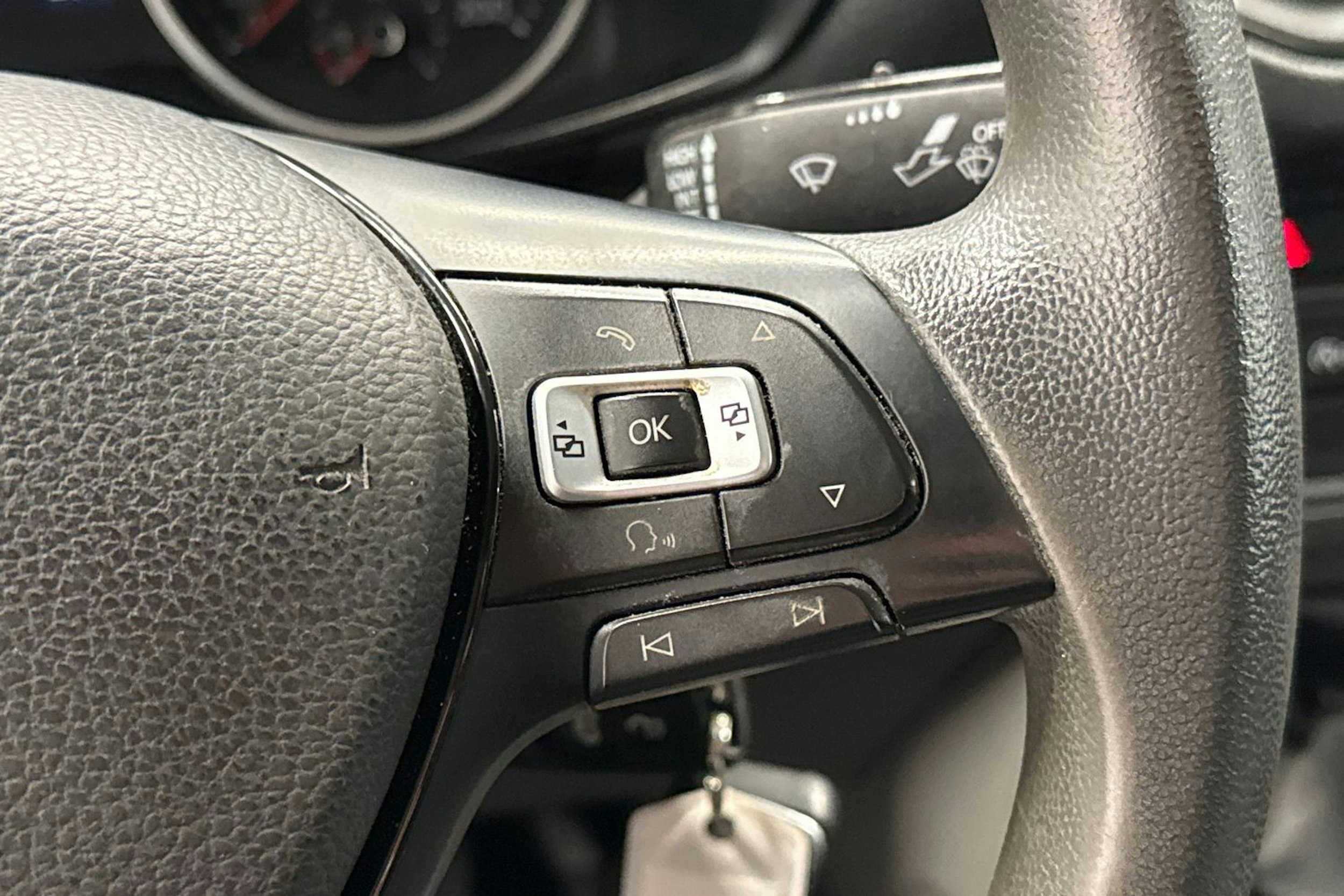 Sininen Volkswagen CRAFTER 2018 kuva 19.