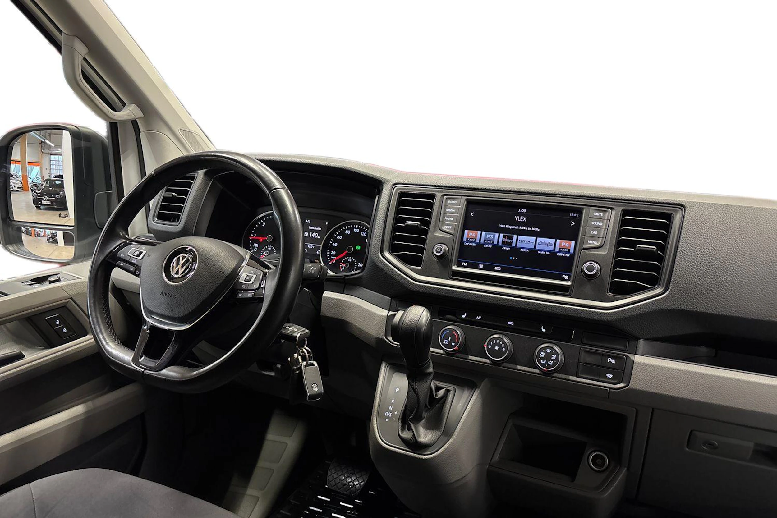 valkoinen Volkswagen Crafter 2018 kuva 13.