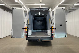 valkoinen Volkswagen Crafter 2018 kuva 19.