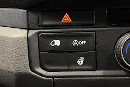 valkoinen Volkswagen Crafter 2018 kuva 28.