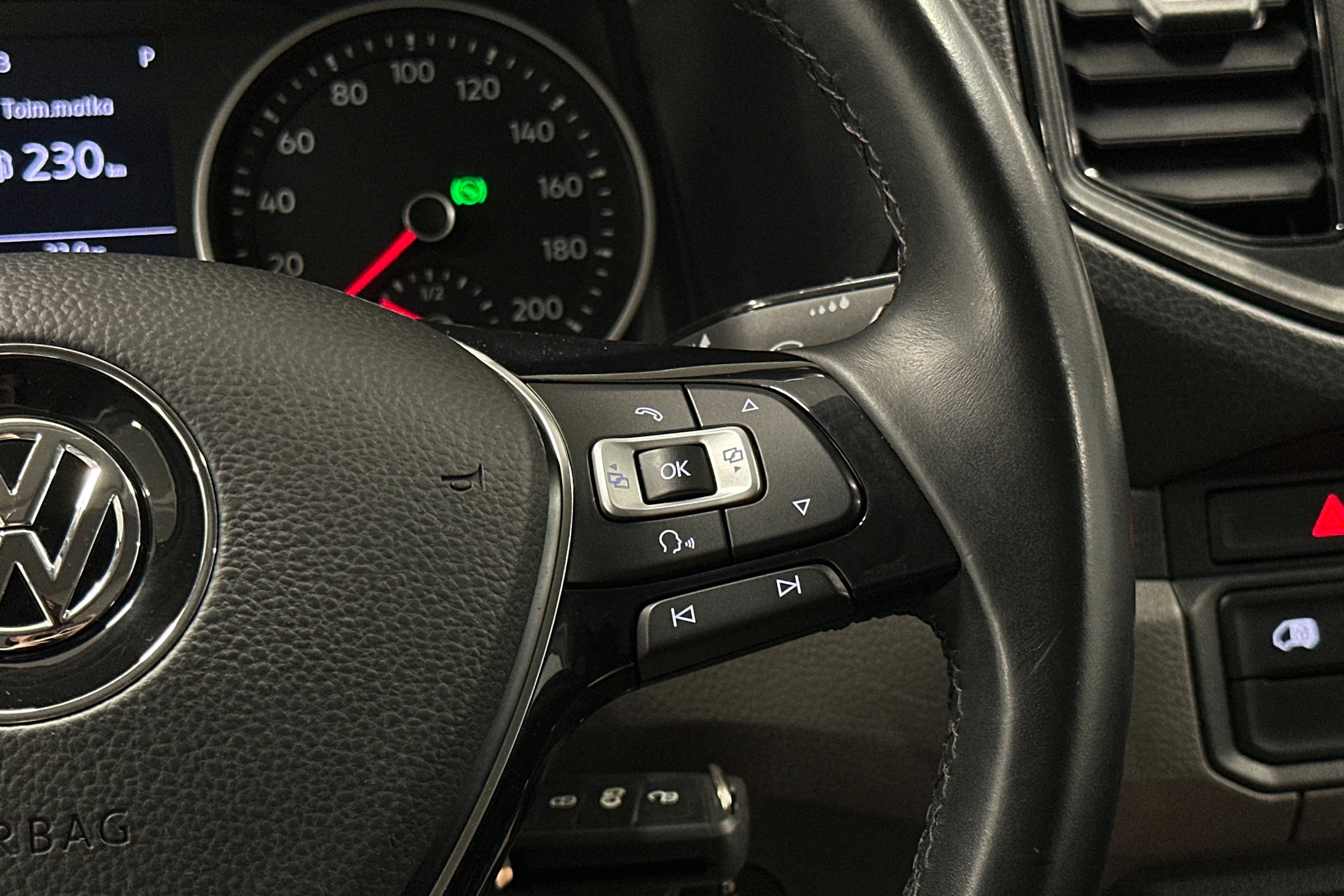 valkoinen Volkswagen Crafter 2018 kuva 30.