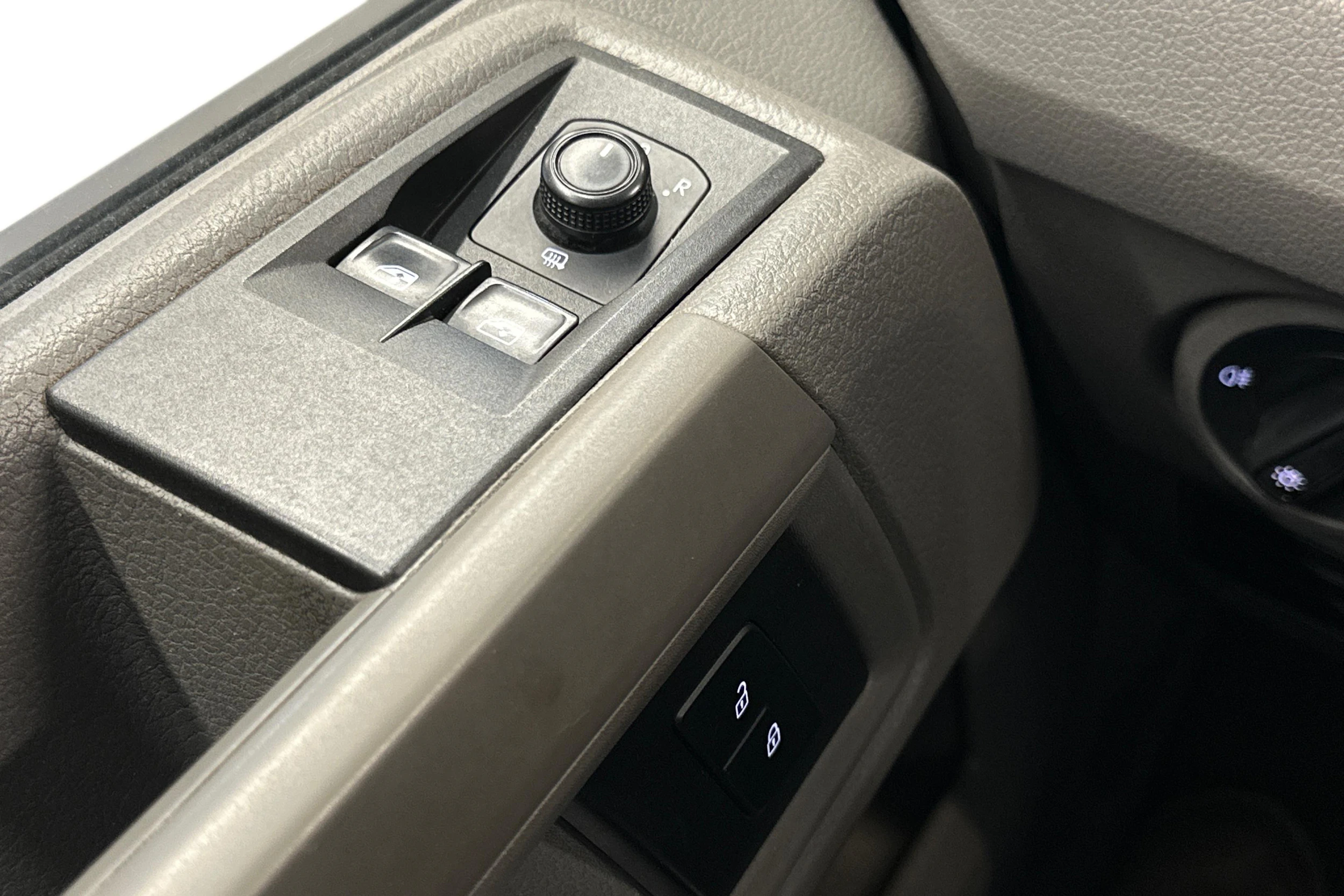 harmaa Volkswagen Crafter 2019 kuva 9.