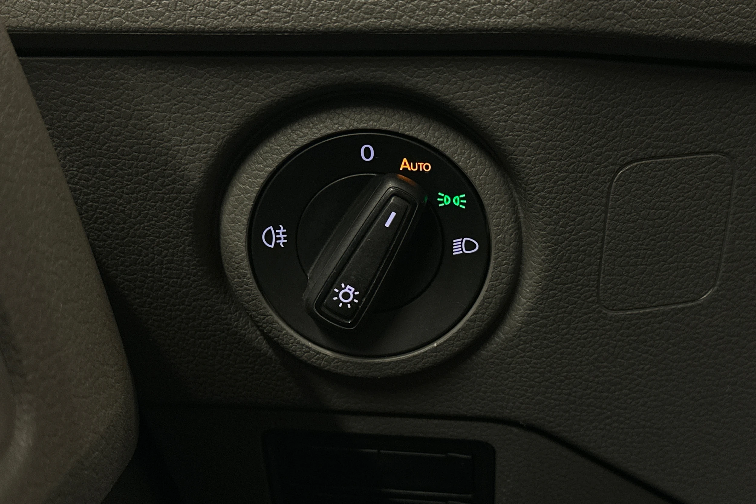 harmaa Volkswagen Crafter 2019 kuva 10.