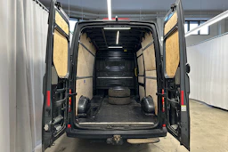 harmaa Volkswagen Crafter 2019 kuva 22.