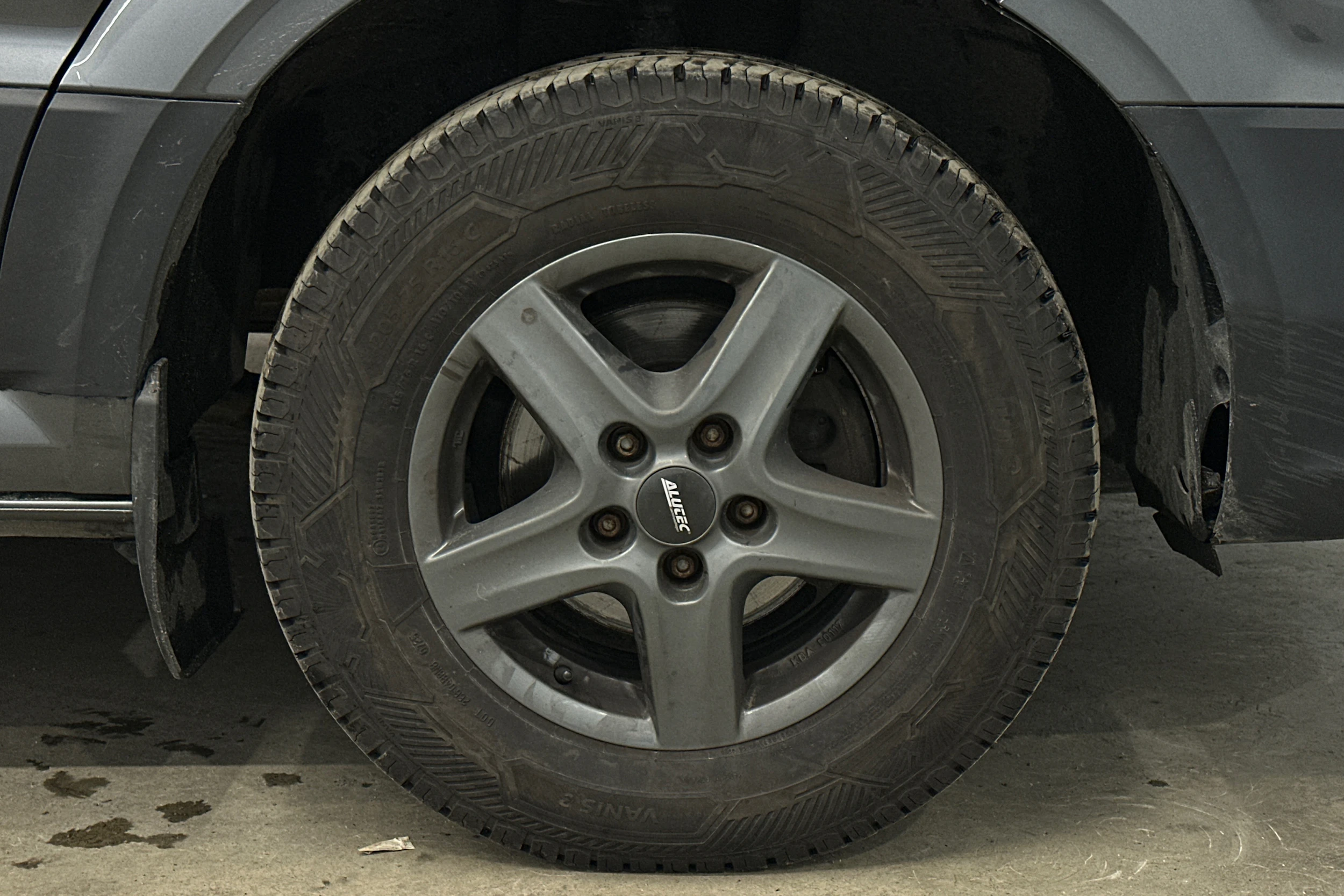 harmaa Volkswagen Crafter 2019 kuva 23.