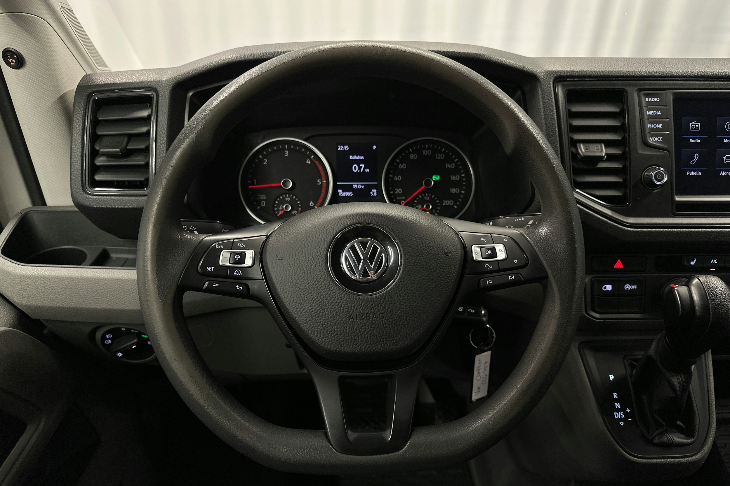 valkoinen Volkswagen Crafter 2019 kuva 10.