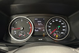 valkoinen Volkswagen Crafter 2019 kuva 13.