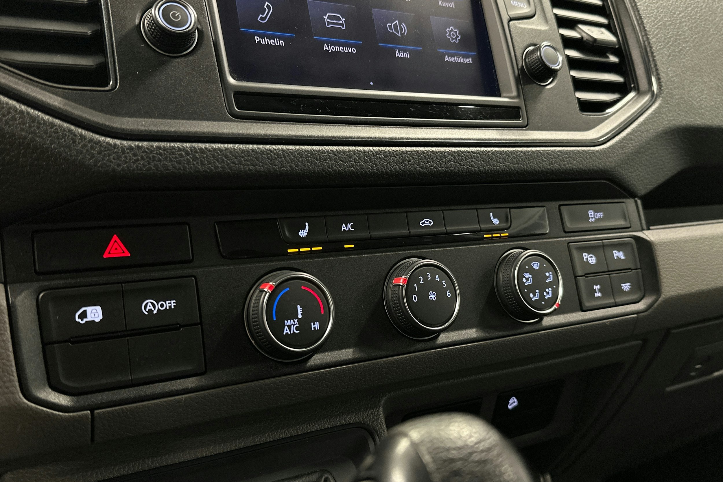 valkoinen Volkswagen Crafter 2019 kuva 14.