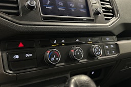 valkoinen Volkswagen Crafter 2019 kuva 14.