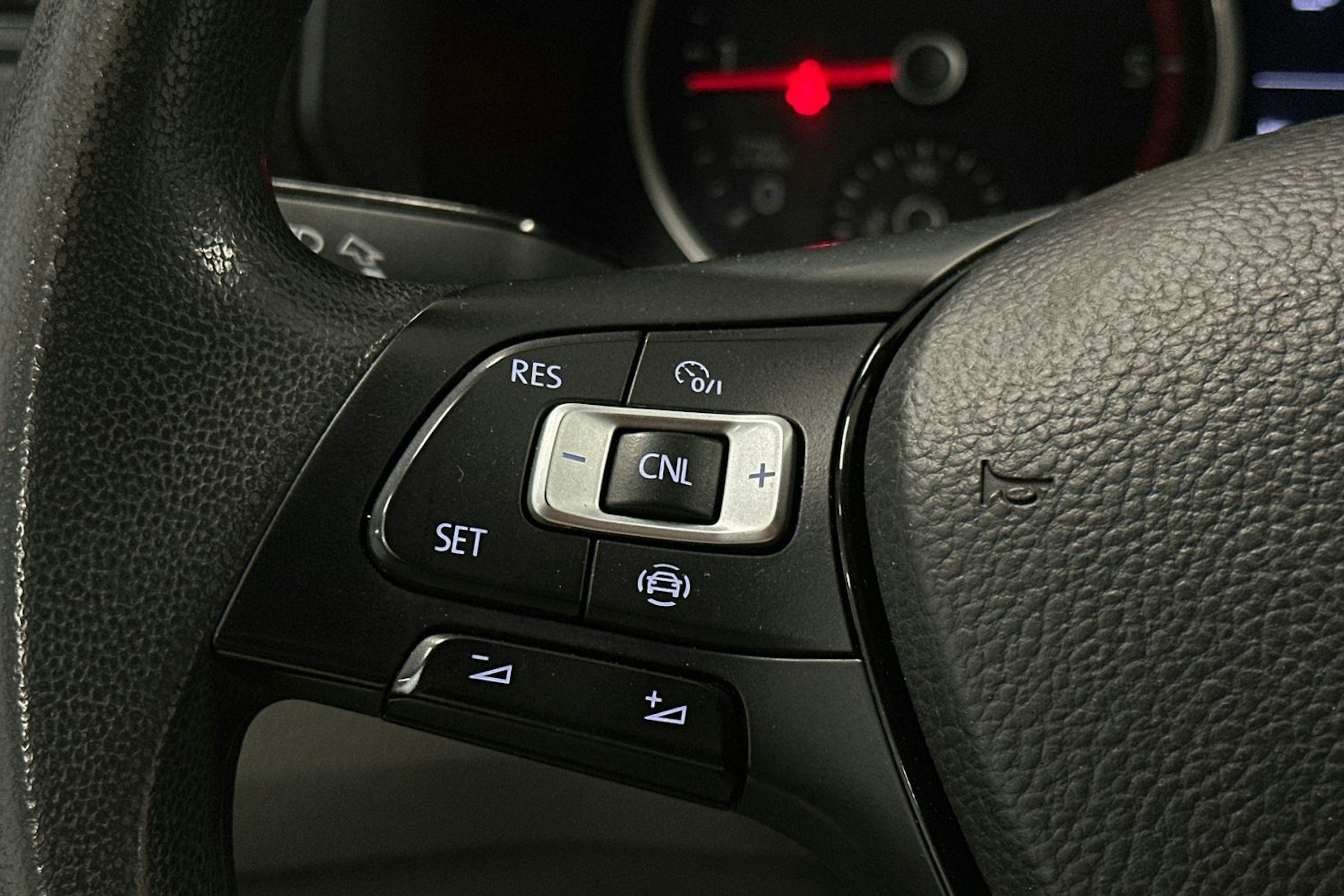 valkoinen Volkswagen Crafter 2019 kuva 16.