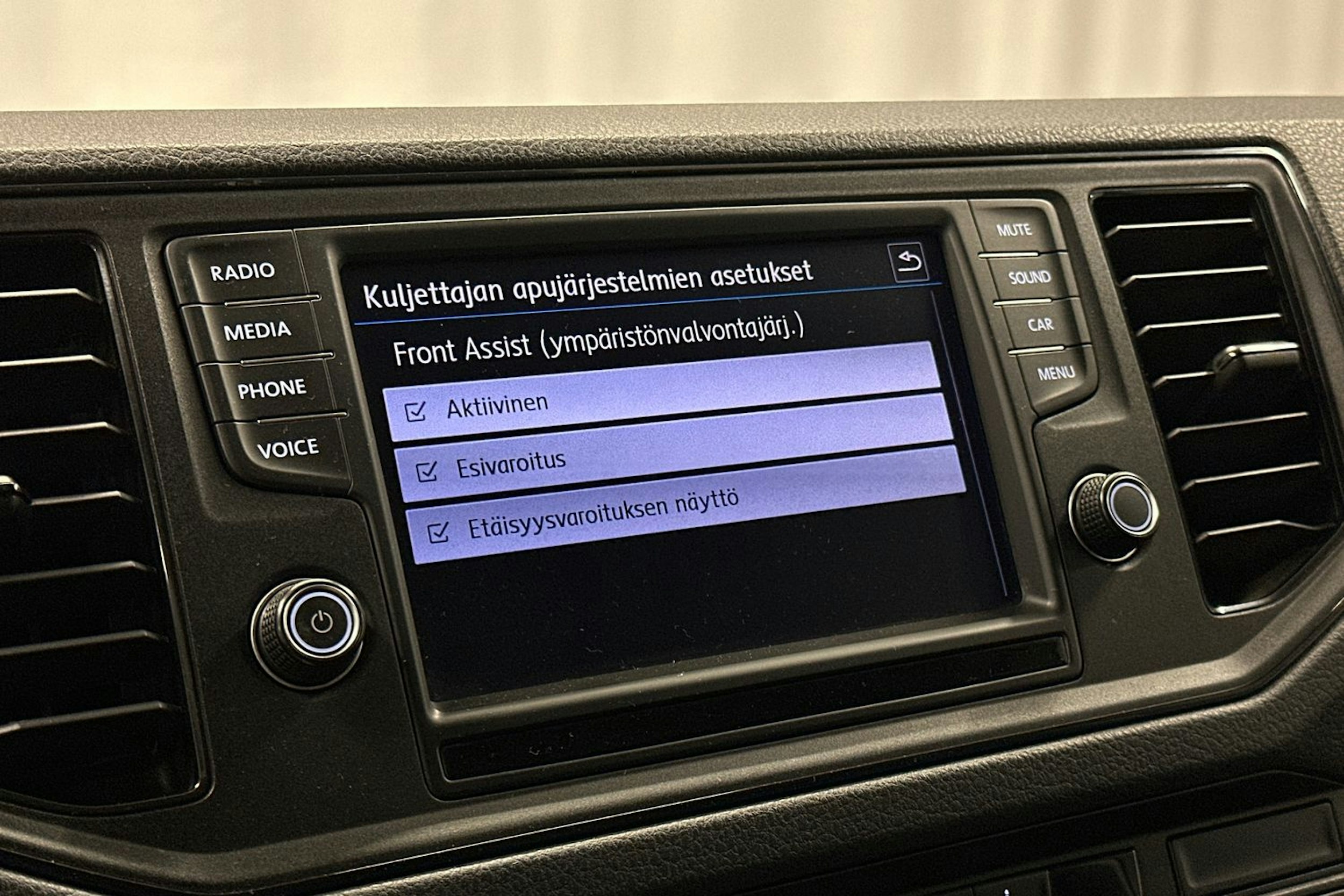 valkoinen Volkswagen Crafter 2019 kuva 19.