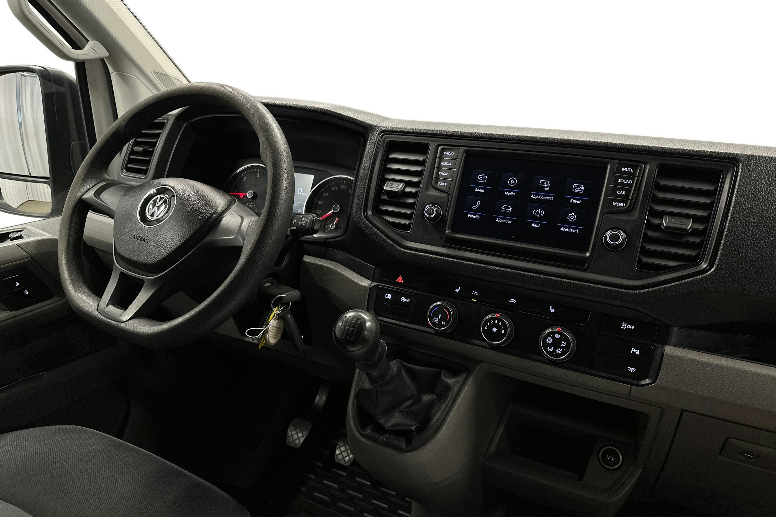 valkoinen Volkswagen Crafter 2019 kuva 7.