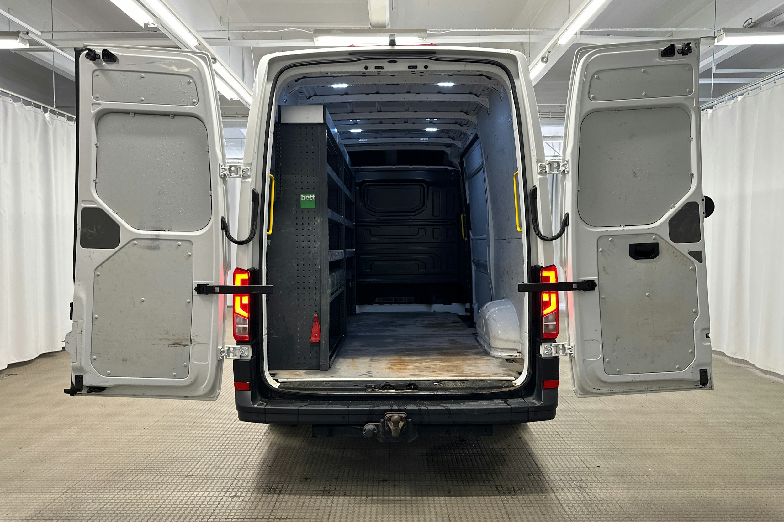 valkoinen Volkswagen Crafter 2019 kuva 9.
