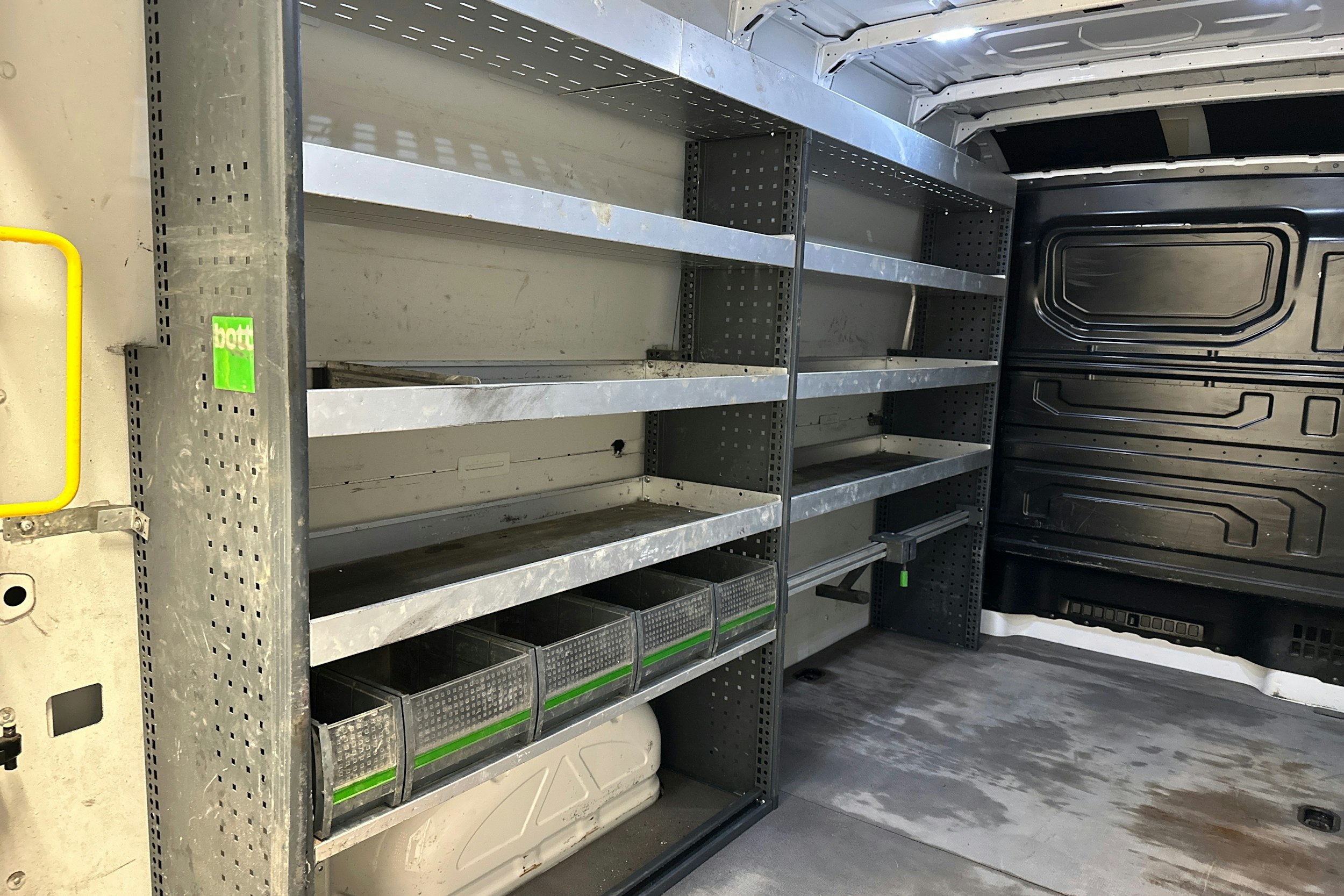 valkoinen Volkswagen Crafter 2019 kuva 11.