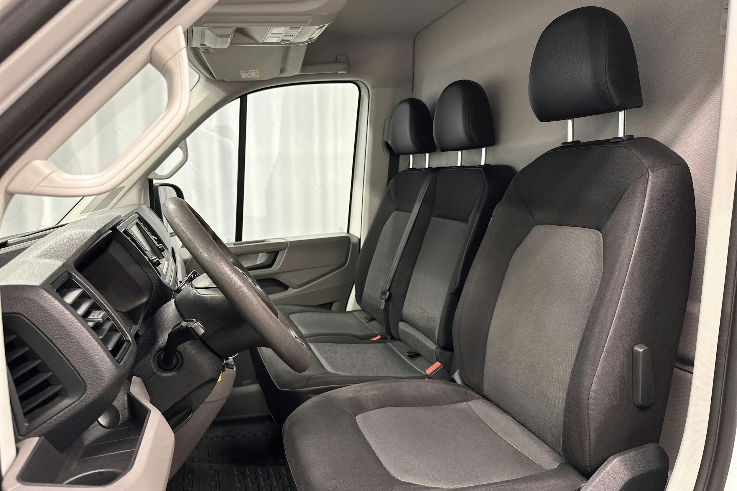 valkoinen Volkswagen Crafter 2019 kuva 12.
