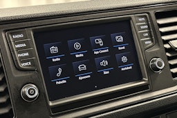 valkoinen Volkswagen Crafter 2019 kuva 15.