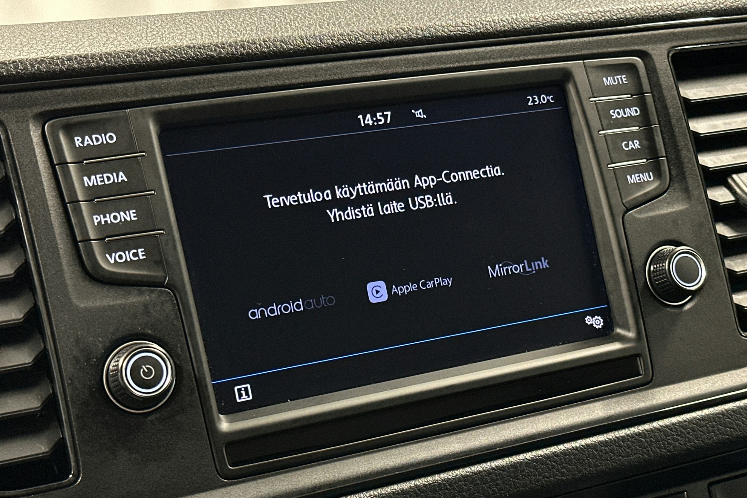 valkoinen Volkswagen Crafter 2019 kuva 16.