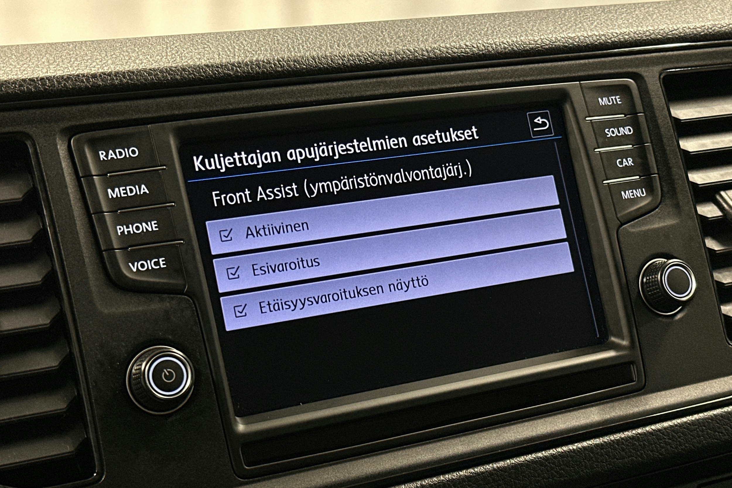 valkoinen Volkswagen Crafter 2019 kuva 17.