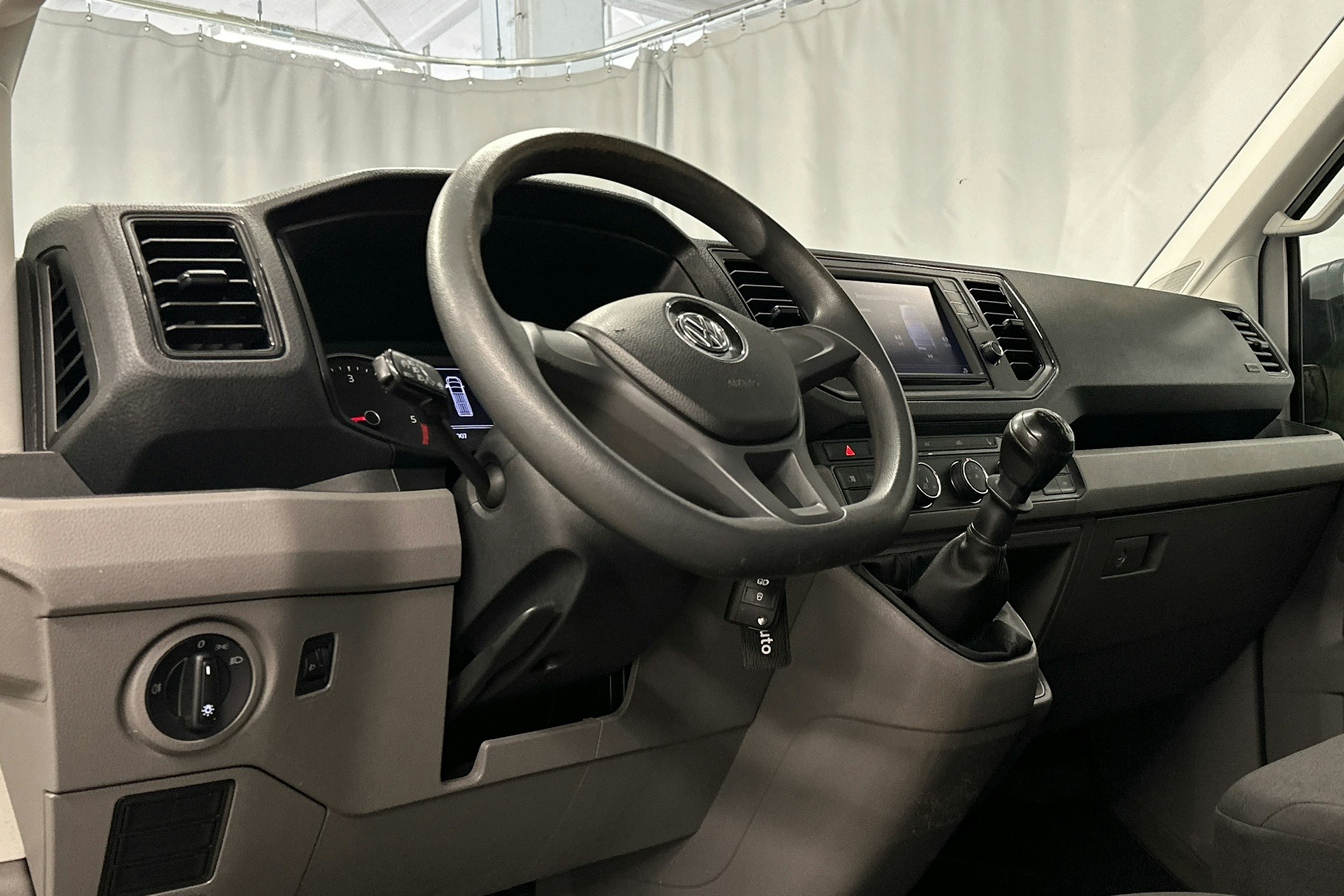 valkoinen Volkswagen Crafter 2019 kuva 6.