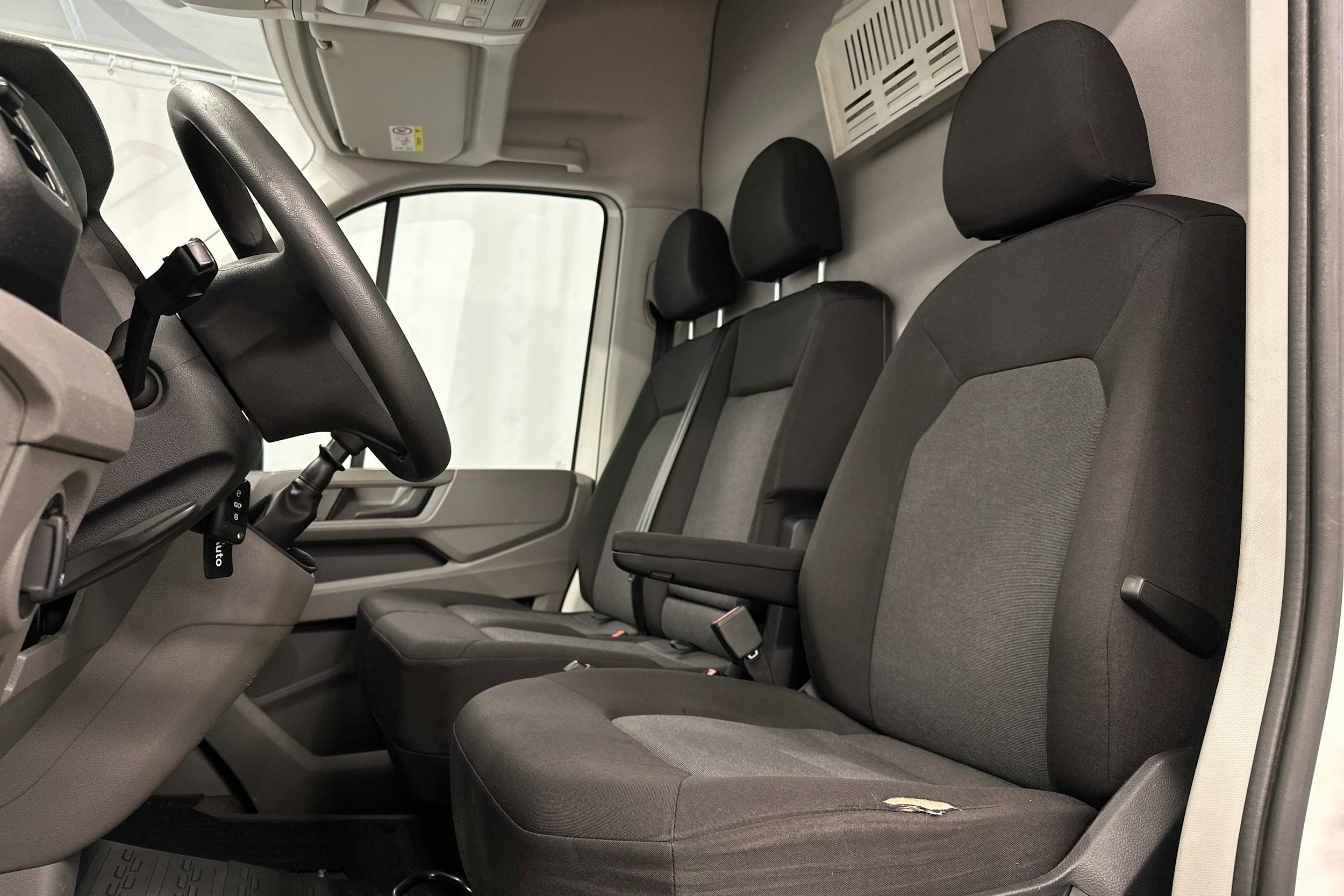 valkoinen Volkswagen Crafter 2019 kuva 7.
