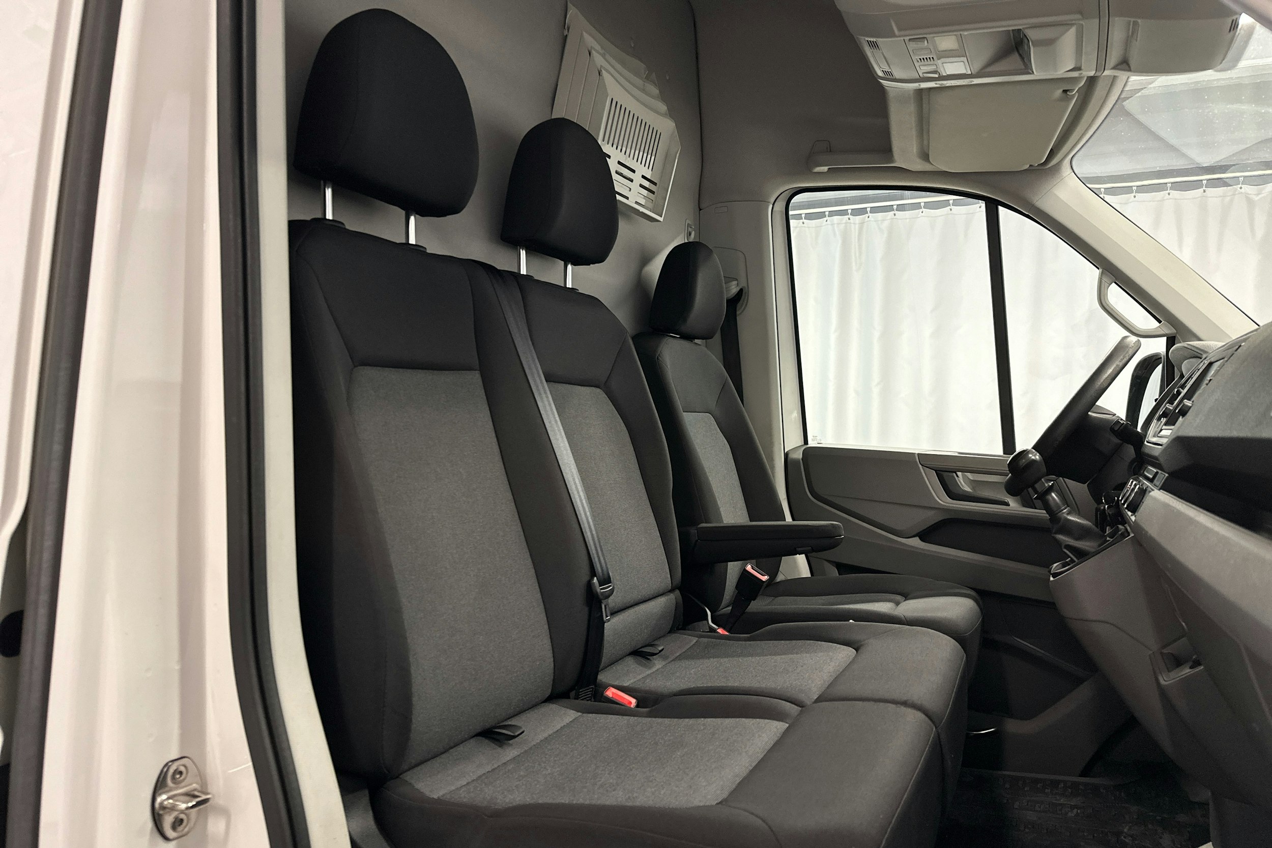 valkoinen Volkswagen Crafter 2019 kuva 8.