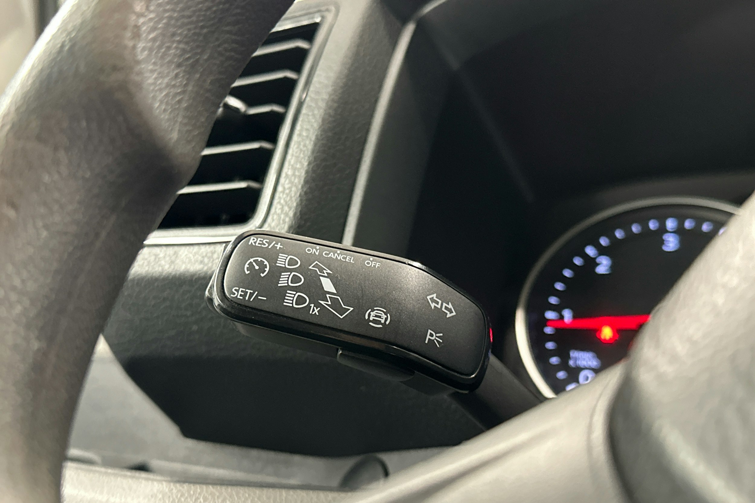 valkoinen Volkswagen Crafter 2019 kuva 12.