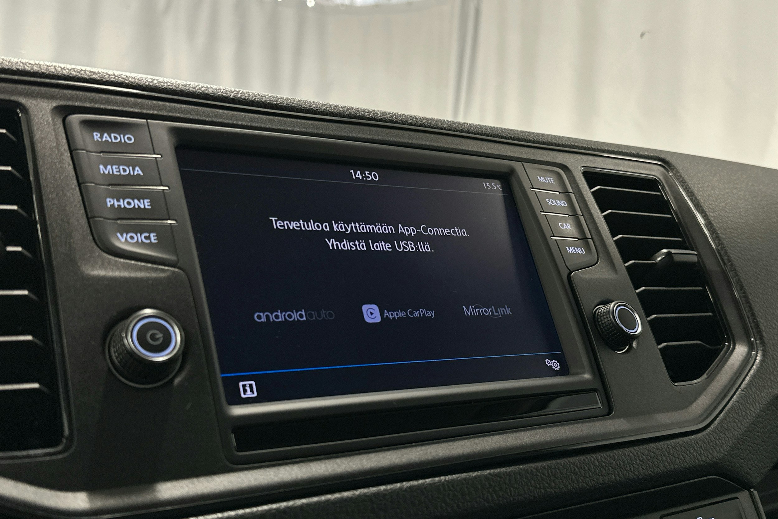 valkoinen Volkswagen Crafter 2019 kuva 14.