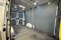 valkoinen Volkswagen Crafter 2019 kuva 20.