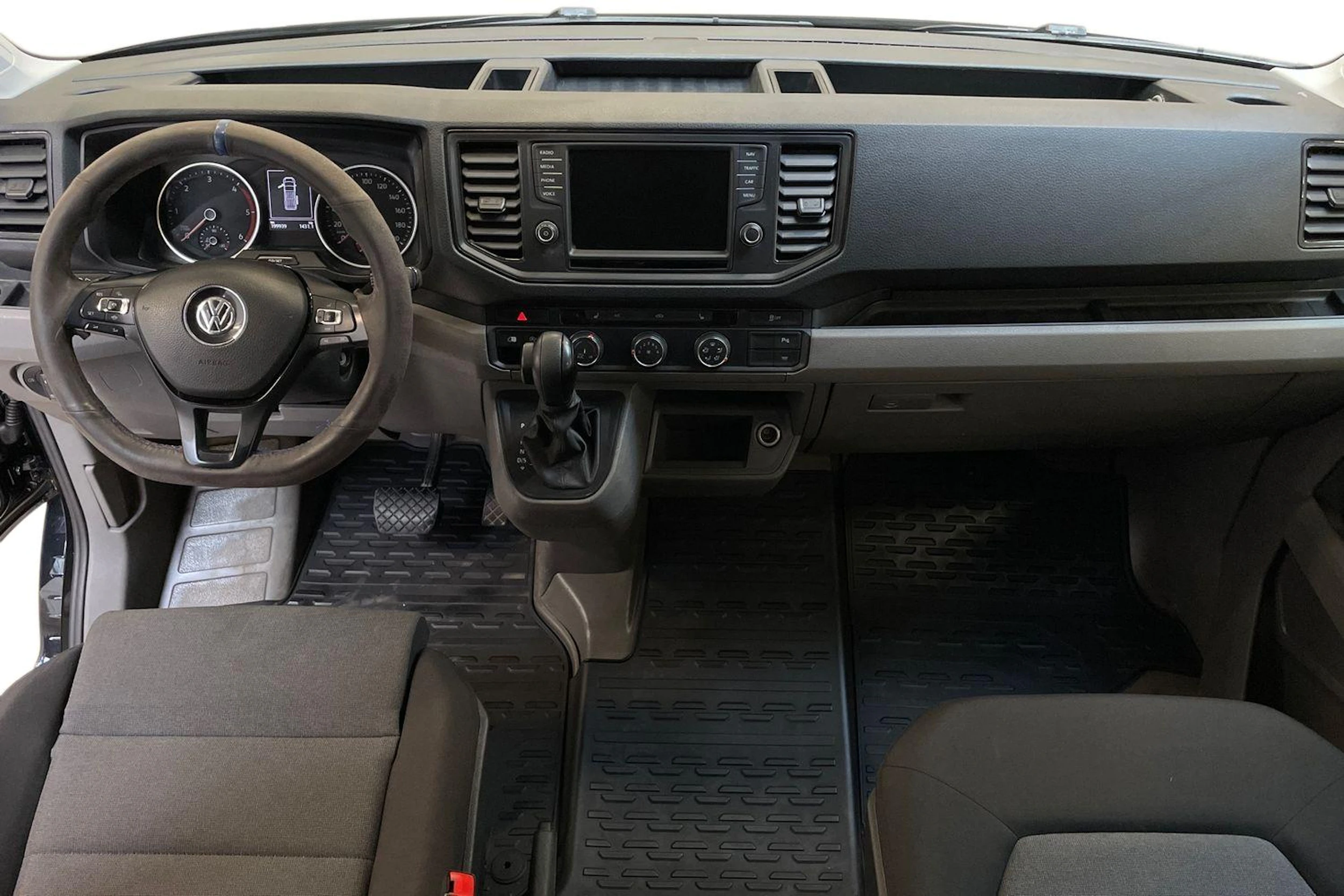 musta Volkswagen Crafter 2019 kuva 9.