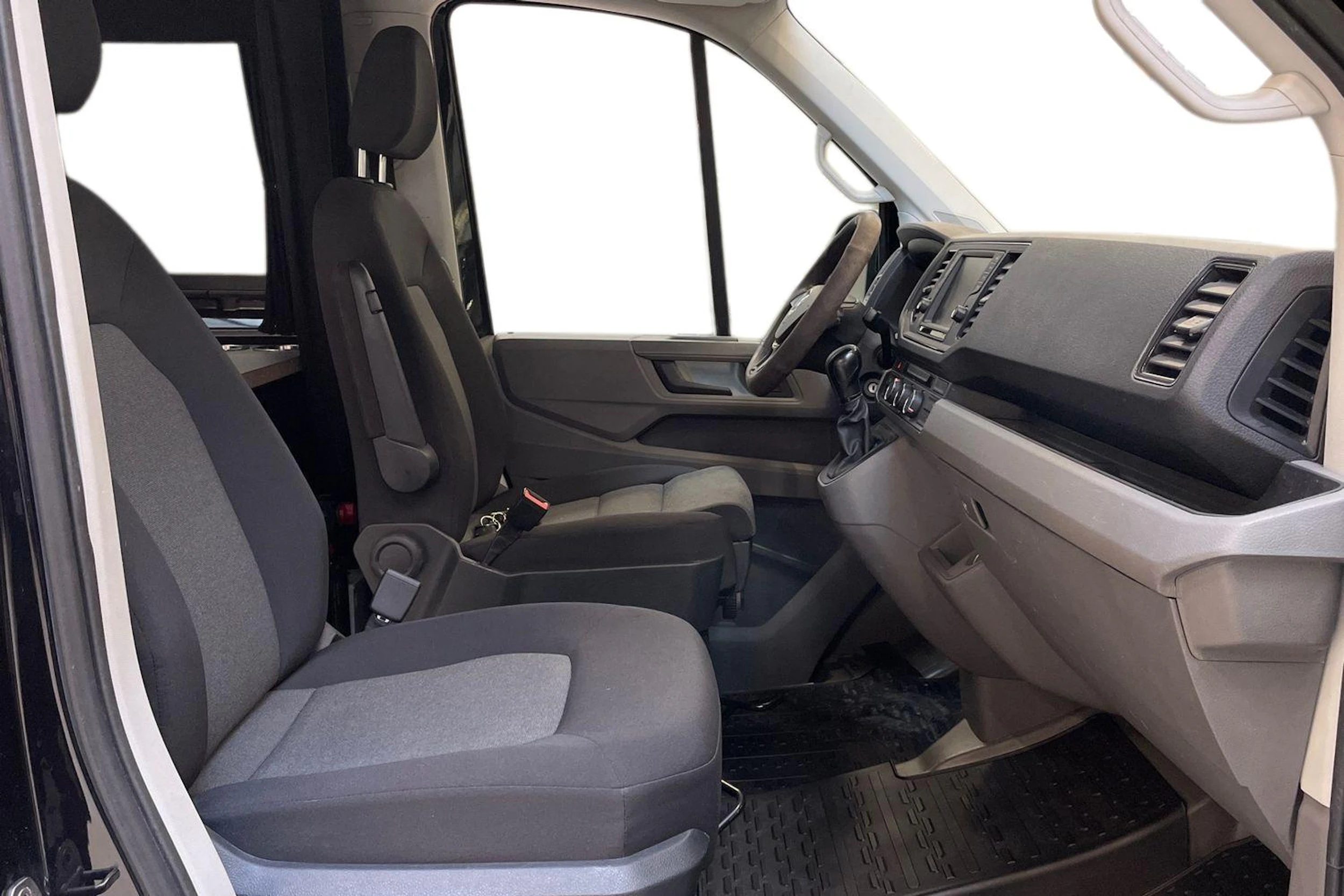 musta Volkswagen Crafter 2019 kuva 11.