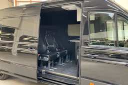 musta Volkswagen Crafter 2019 kuva 13.