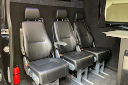 musta Volkswagen Crafter 2019 kuva 15.