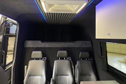 musta Volkswagen Crafter 2019 kuva 17.