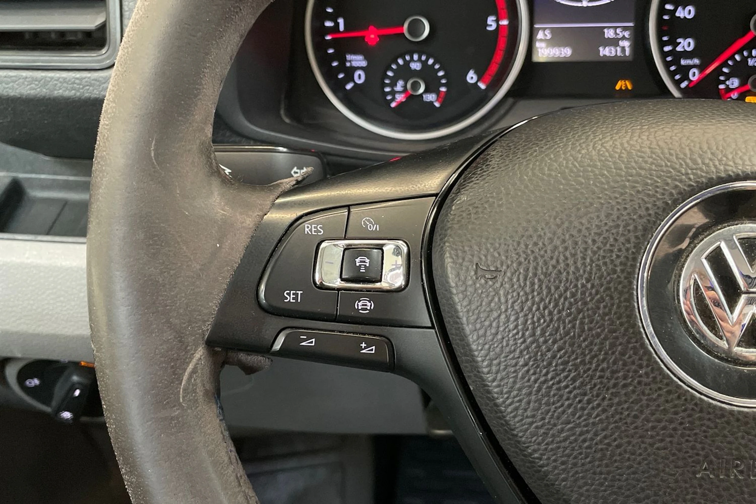 musta Volkswagen Crafter 2019 kuva 21.