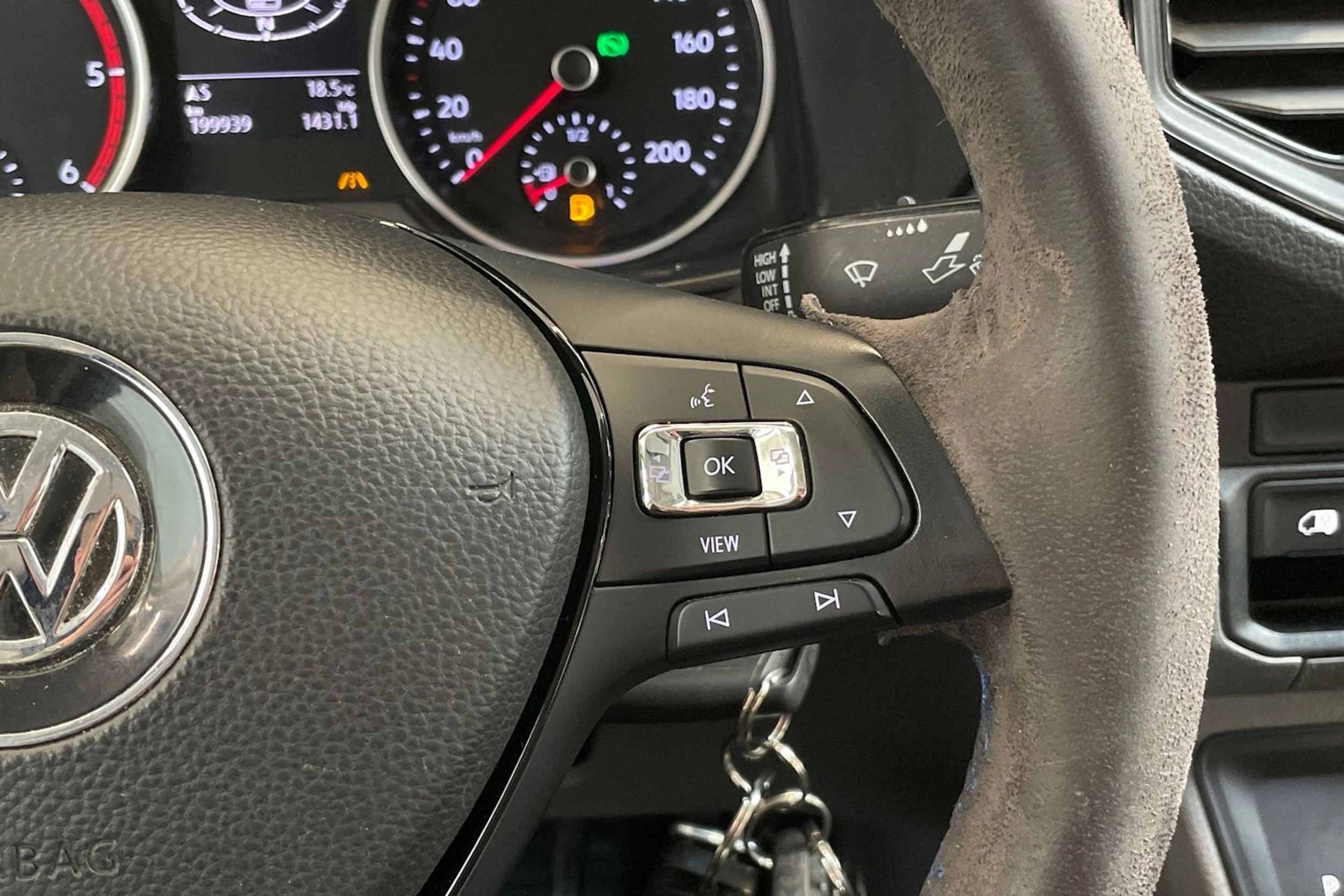 musta Volkswagen Crafter 2019 kuva 22.