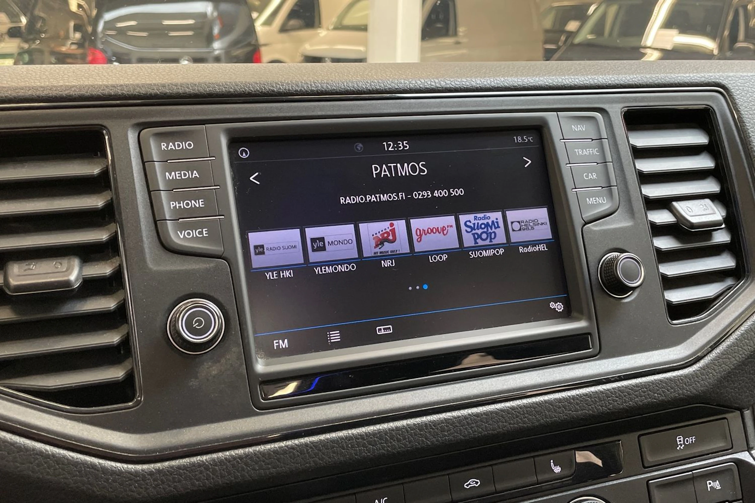 musta Volkswagen Crafter 2019 kuva 23.