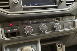 musta Volkswagen Crafter 2019 kuva 24.