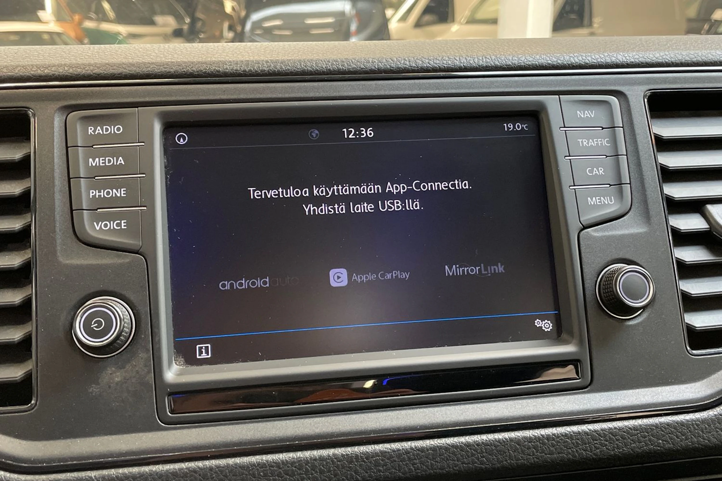 musta Volkswagen Crafter 2019 kuva 28.