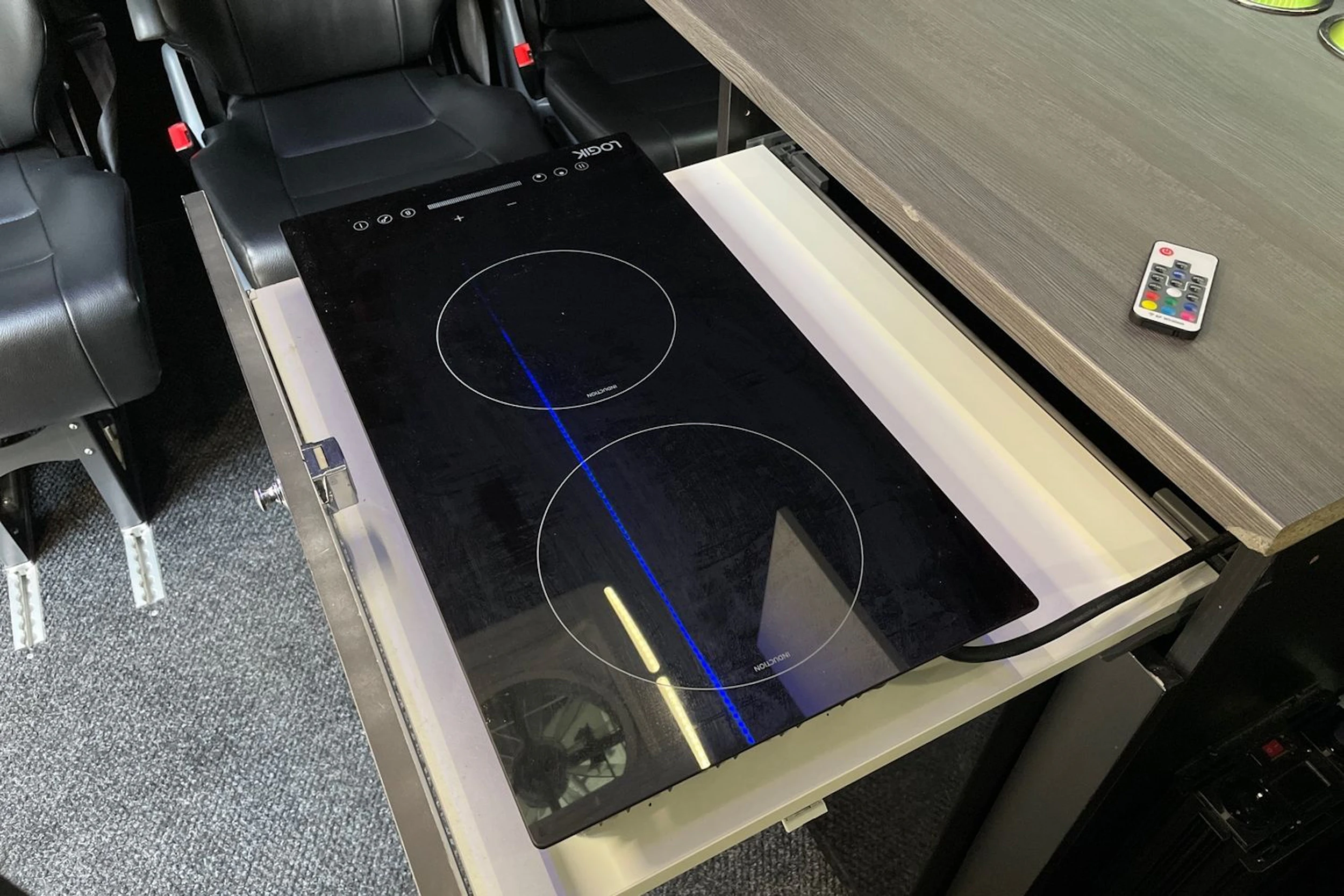 musta Volkswagen Crafter 2019 kuva 33.