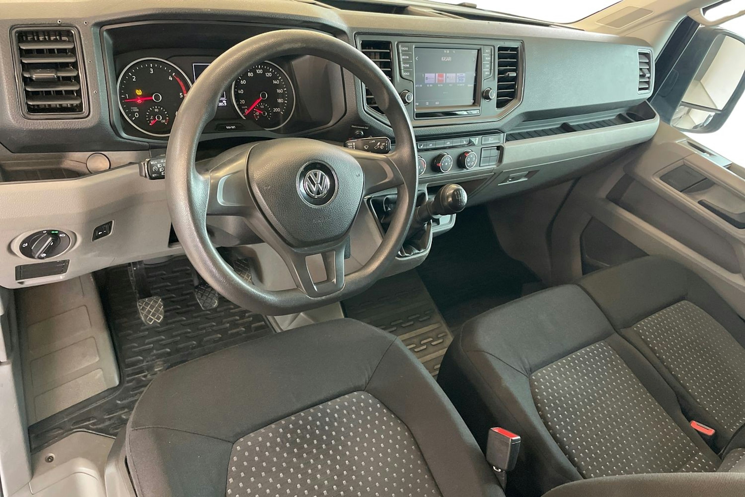 Musta Volkswagen CRAFTER 2019 kuva 7.