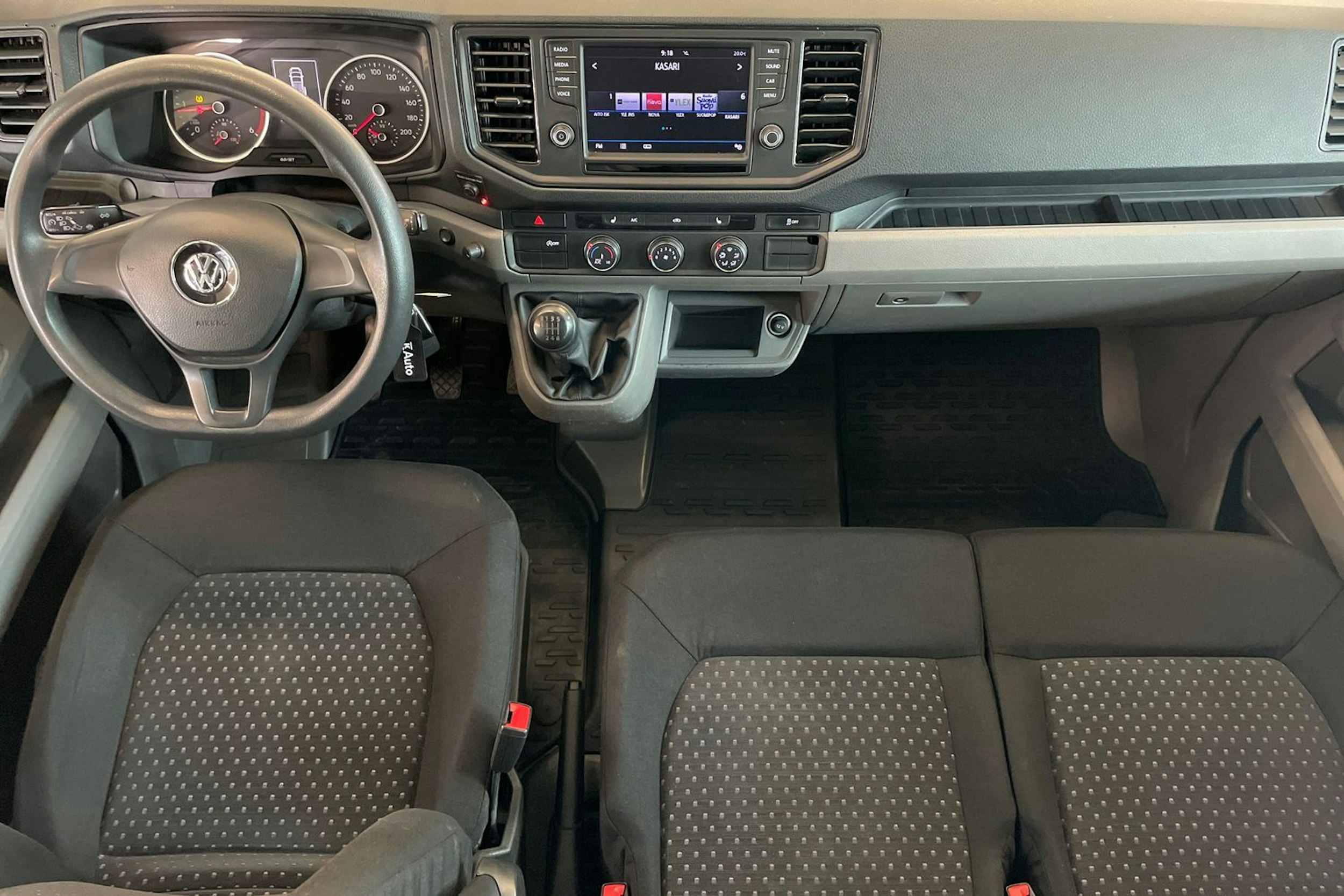 Musta Volkswagen CRAFTER 2019 kuva 9.