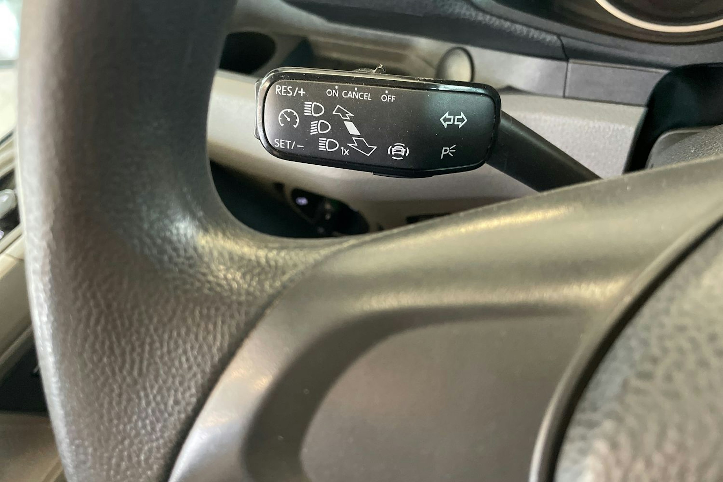 Musta Volkswagen CRAFTER 2019 kuva 17.