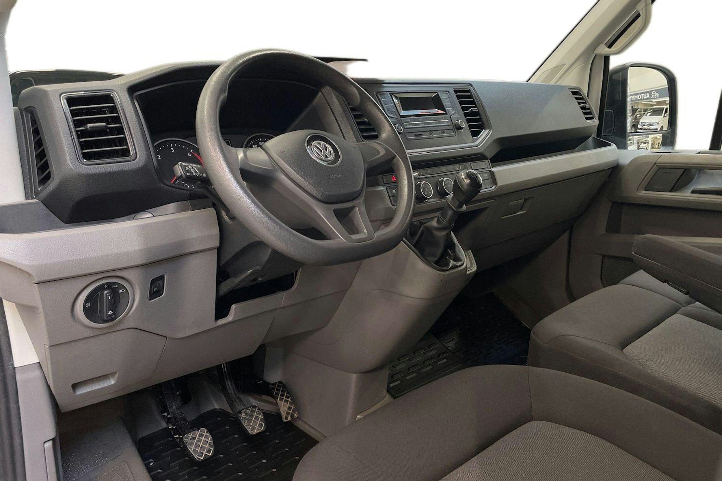 valkoinen Volkswagen Crafter 2019 kuva 8.