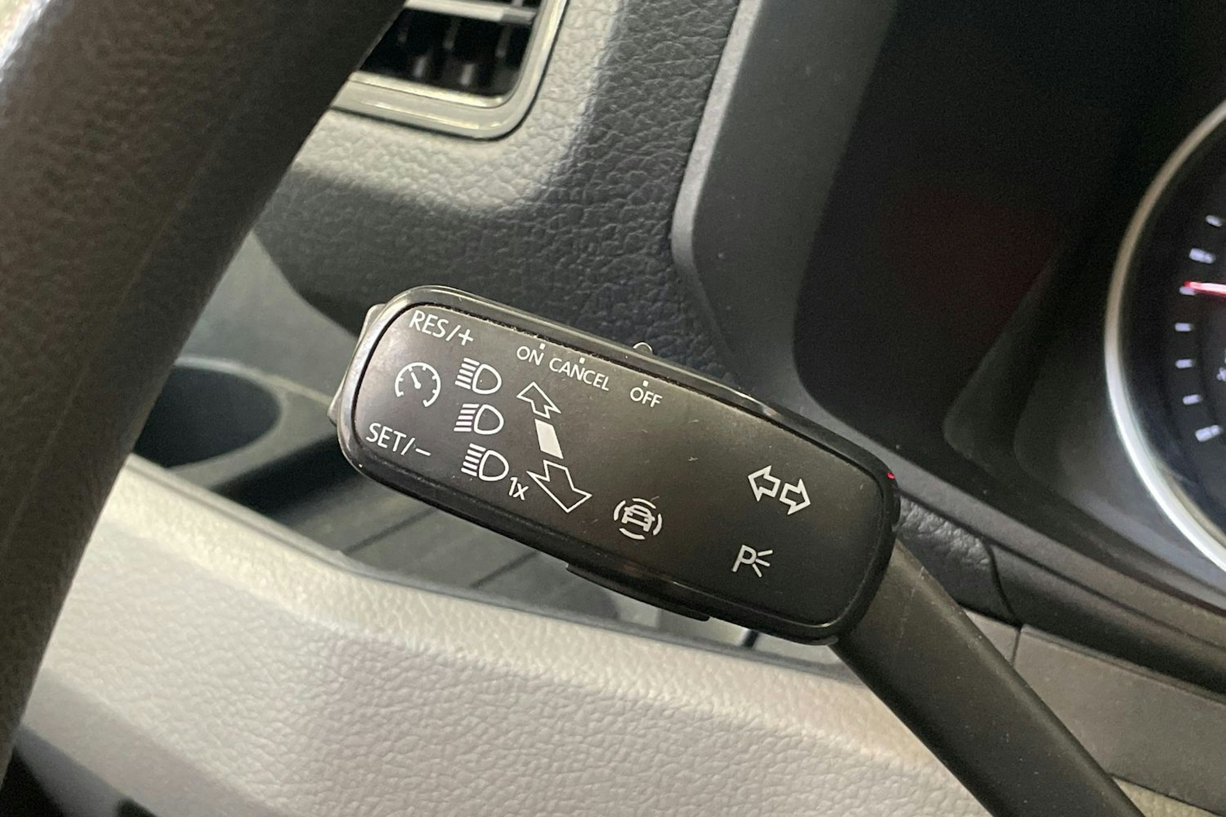 valkoinen Volkswagen Crafter 2019 kuva 18.