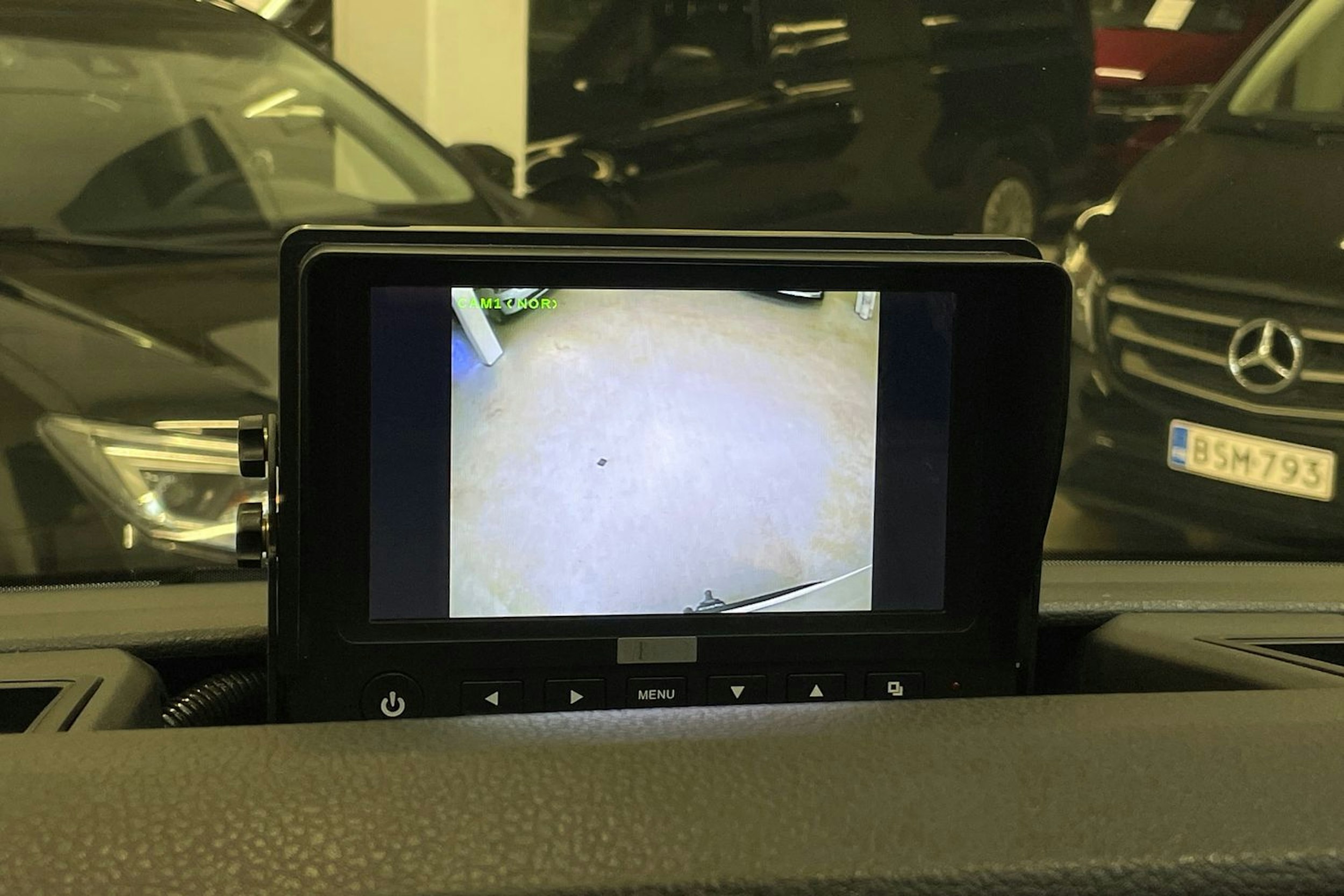 valkoinen Volkswagen Crafter 2019 kuva 21.