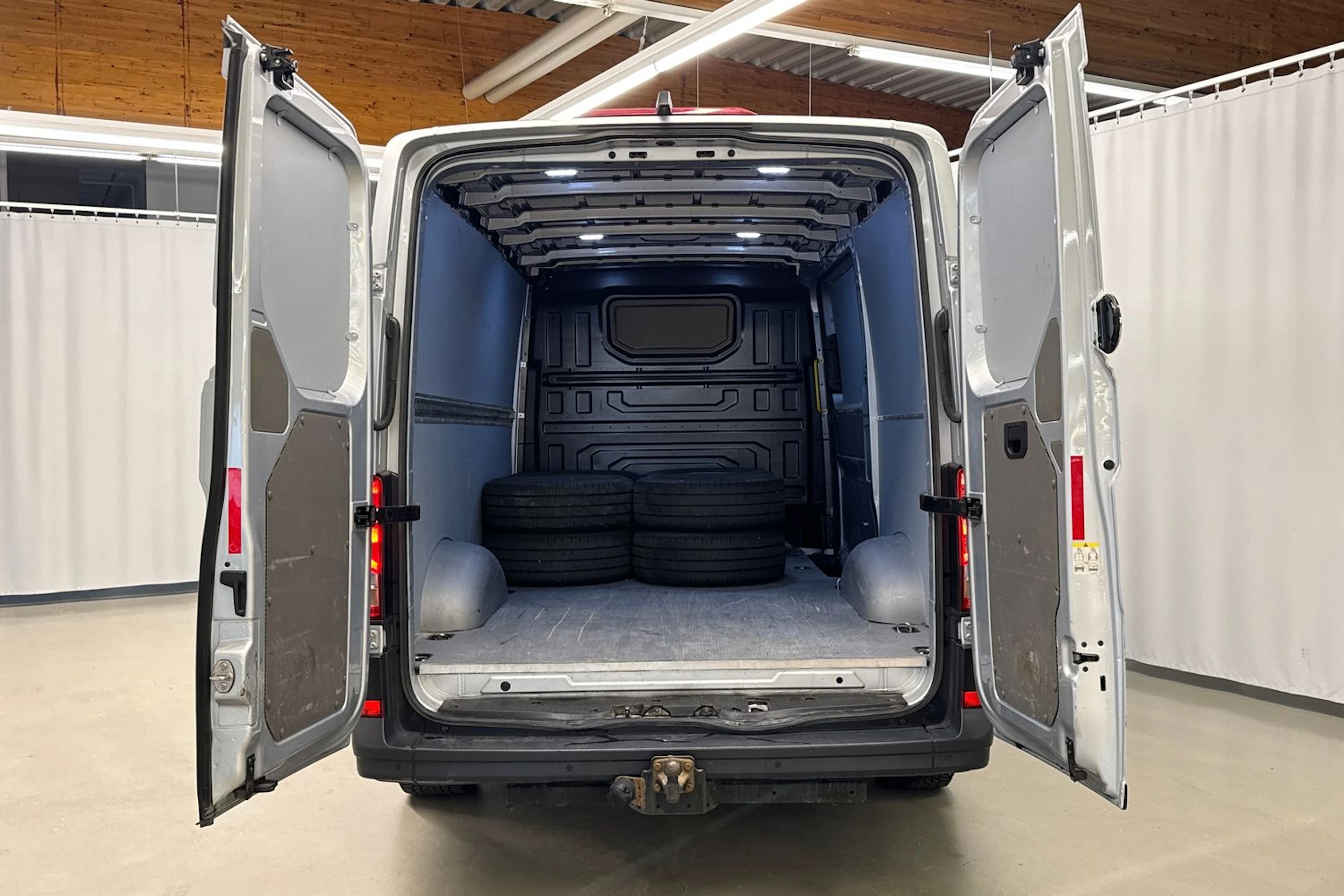 hopea Volkswagen Crafter 2019 kuva 27.