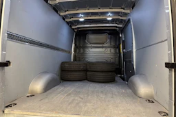 hopea Volkswagen Crafter 2019 kuva 28.