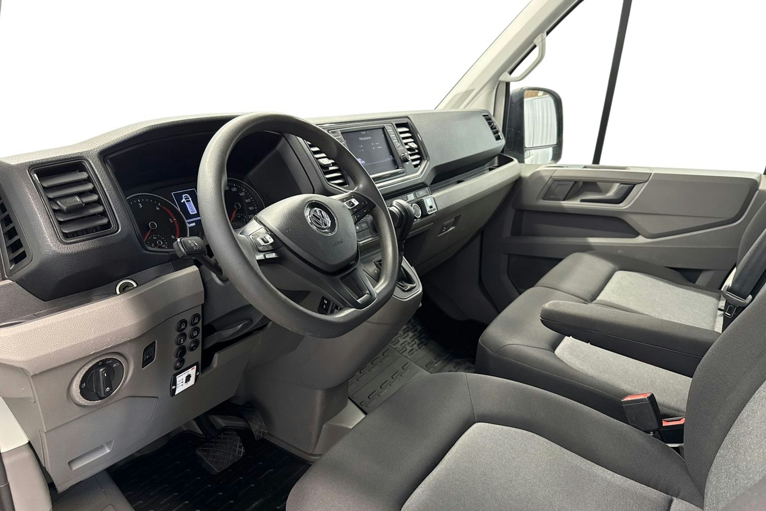 valkoinen Volkswagen Crafter 2019 kuva 7.
